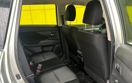 Mitsubishi Outlander III рестайлинг 3, 2017 год, 2 299 000 рублей, 17 фотография