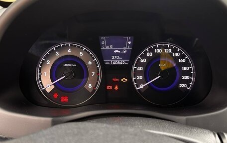 Hyundai Solaris II рестайлинг, 2012 год, 700 000 рублей, 14 фотография