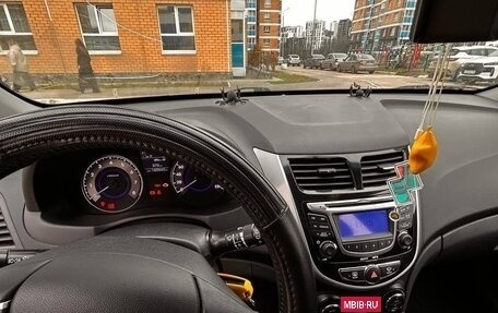 Hyundai Solaris II рестайлинг, 2012 год, 700 000 рублей, 15 фотография