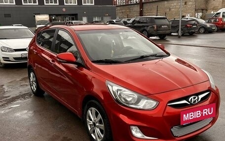 Hyundai Solaris II рестайлинг, 2012 год, 700 000 рублей, 3 фотография