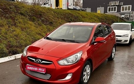 Hyundai Solaris II рестайлинг, 2012 год, 700 000 рублей, 1 фотография