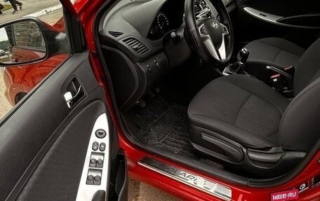 Hyundai Solaris II рестайлинг, 2012 год, 700 000 рублей, 16 фотография