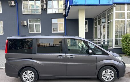 Honda Stepwgn IV, 2020 год, 2 300 000 рублей, 2 фотография