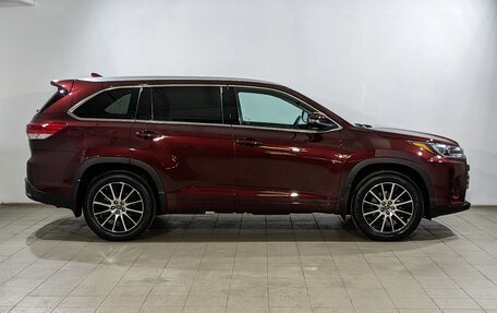 Toyota Highlander III, 2018 год, 4 350 000 рублей, 4 фотография