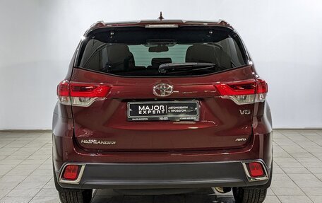 Toyota Highlander III, 2018 год, 4 350 000 рублей, 6 фотография