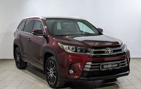 Toyota Highlander III, 2018 год, 4 350 000 рублей, 3 фотография