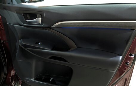 Toyota Highlander III, 2018 год, 4 350 000 рублей, 25 фотография