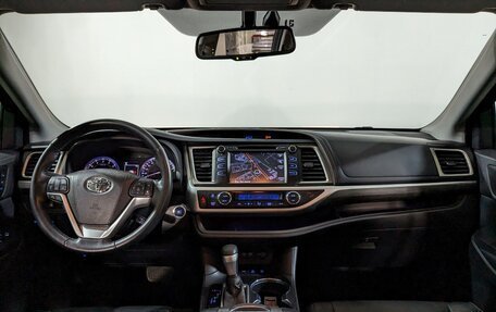 Toyota Highlander III, 2018 год, 4 350 000 рублей, 26 фотография
