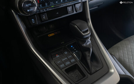 Toyota RAV4, 2025 год, 4 300 000 рублей, 19 фотография