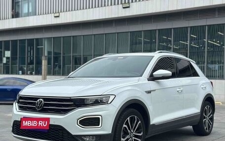 Volkswagen T-Roc I, 2022 год, 1 350 000 рублей, 1 фотография