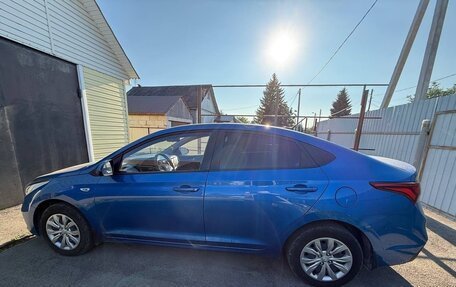 Hyundai Solaris II рестайлинг, 2017 год, 1 050 000 рублей, 6 фотография