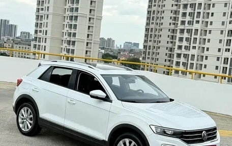 Volkswagen T-Roc I, 2022 год, 1 320 000 рублей, 3 фотография