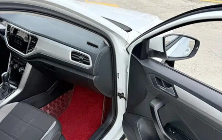 Volkswagen T-Roc I, 2022 год, 1 320 000 рублей, 8 фотография