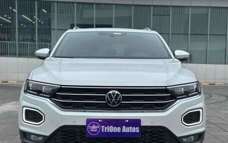 Volkswagen T-Roc I, 2022 год, 1 350 000 рублей, 2 фотография