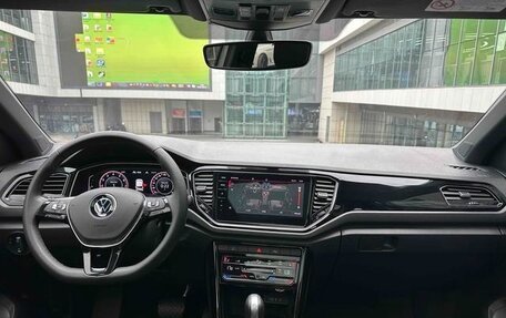 Volkswagen T-Roc I, 2022 год, 1 350 000 рублей, 7 фотография