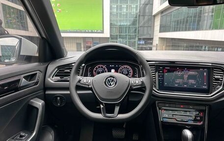 Volkswagen T-Roc I, 2022 год, 1 350 000 рублей, 8 фотография