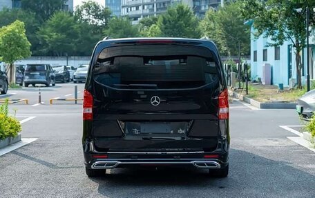 Mercedes-Benz V-Класс, 2022 год, 2 900 000 рублей, 2 фотография