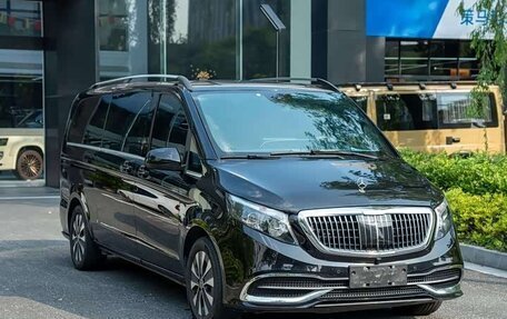 Mercedes-Benz V-Класс, 2022 год, 2 900 000 рублей, 3 фотография