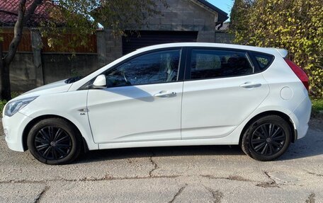 Hyundai Solaris II рестайлинг, 2014 год, 930 000 рублей, 2 фотография