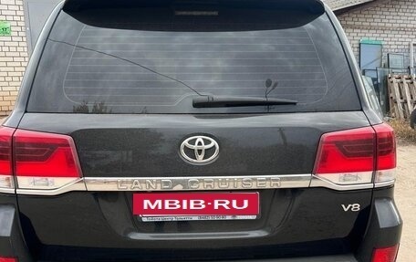 Toyota Land Cruiser 200, 2017 год, 7 300 000 рублей, 7 фотография