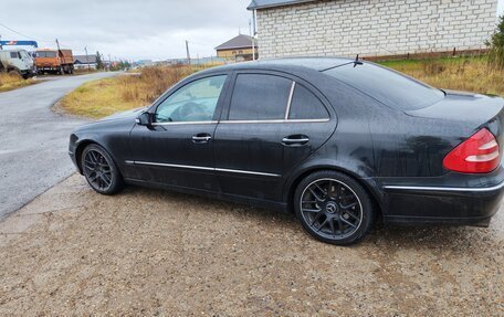 Mercedes-Benz E-Класс, 2004 год, 700 000 рублей, 4 фотография