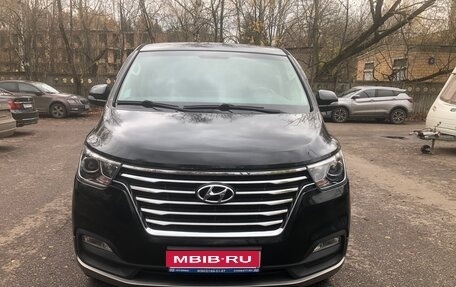 Hyundai Grand Starex Grand Starex I рестайлинг 2, 2018 год, 3 395 000 рублей, 1 фотография