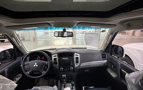 Mitsubishi Pajero IV, 2021 год, 4 200 000 рублей, 6 фотография