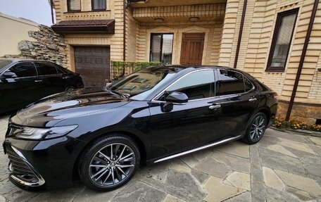 Toyota Camry, 2023 год, 3 650 000 рублей, 3 фотография