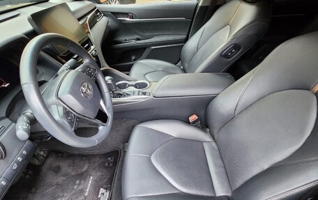 Toyota Camry, 2023 год, 3 650 000 рублей, 9 фотография