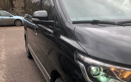 Hyundai Grand Starex Grand Starex I рестайлинг 2, 2018 год, 3 395 000 рублей, 5 фотография