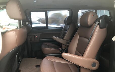 Hyundai Grand Starex Grand Starex I рестайлинг 2, 2018 год, 3 395 000 рублей, 9 фотография
