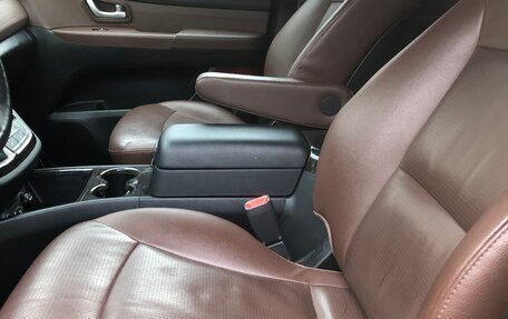 Hyundai Grand Starex Grand Starex I рестайлинг 2, 2018 год, 3 395 000 рублей, 13 фотография