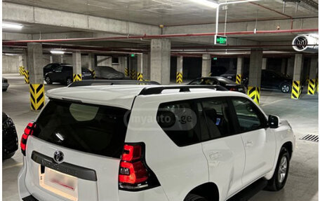 Toyota Land Cruiser Prado 150 рестайлинг 2, 2022 год, 6 880 000 рублей, 5 фотография