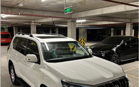 Toyota Land Cruiser Prado 150 рестайлинг 2, 2022 год, 6 880 000 рублей, 2 фотография