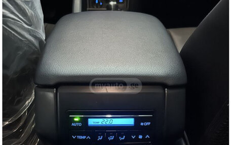 Toyota Land Cruiser Prado 150 рестайлинг 2, 2022 год, 6 880 000 рублей, 12 фотография