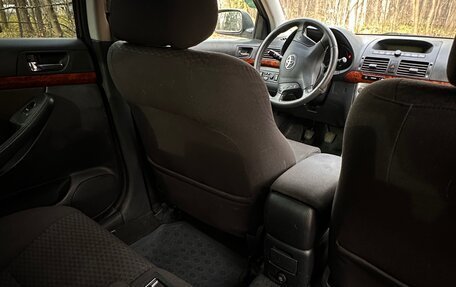 Toyota Avensis III рестайлинг, 2003 год, 700 000 рублей, 5 фотография