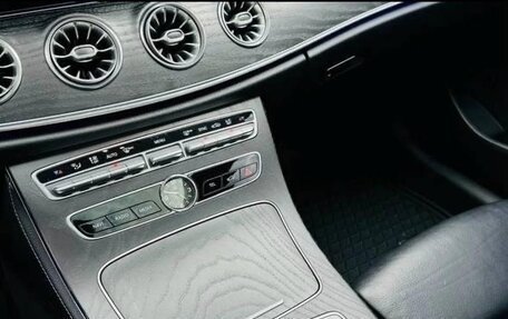 Mercedes-Benz E-Класс, 2017 год, 3 600 000 рублей, 14 фотография