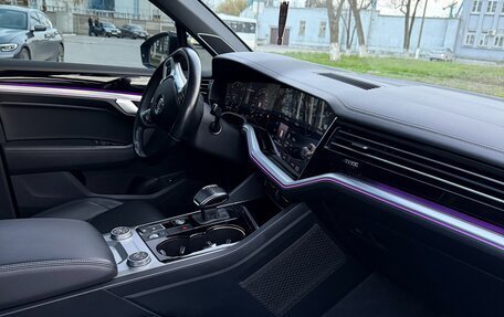 Volkswagen Touareg III, 2018 год, 4 500 000 рублей, 11 фотография