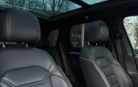 Volkswagen Touareg III, 2018 год, 4 500 000 рублей, 26 фотография