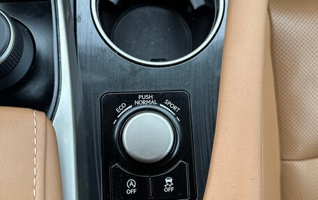 Lexus RX IV рестайлинг, 2018 год, 3 730 000 рублей, 6 фотография