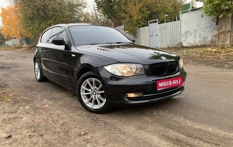 BMW 1 серия, 2011 год, 800 000 рублей, 1 фотография