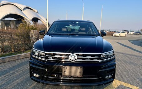 Volkswagen Tiguan II, 2018 год, 2 100 000 рублей, 3 фотография