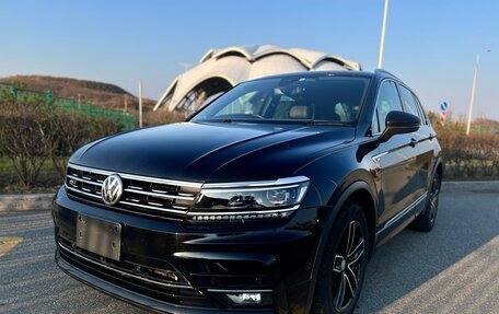 Volkswagen Tiguan II, 2018 год, 2 100 000 рублей, 2 фотография