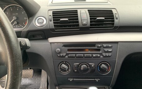 BMW 1 серия, 2011 год, 800 000 рублей, 6 фотография