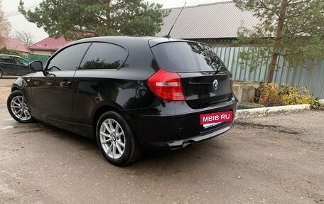 BMW 1 серия, 2011 год, 800 000 рублей, 3 фотография