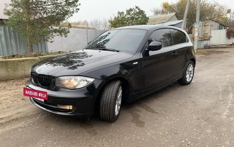 BMW 1 серия, 2011 год, 800 000 рублей, 2 фотография