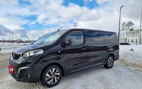 Peugeot Traveller I, 2022 год, 3 890 000 рублей, 1 фотография