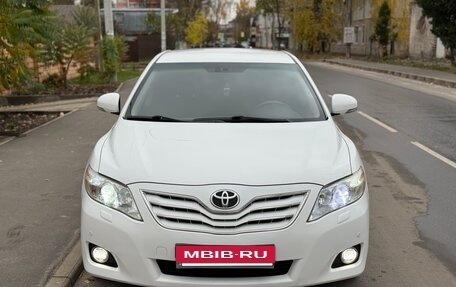 Toyota Camry, 2011 год, 1 279 000 рублей, 2 фотография