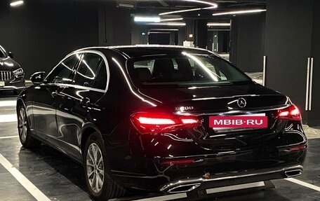 Mercedes-Benz E-Класс, 2021 год, 3 290 000 рублей, 2 фотография