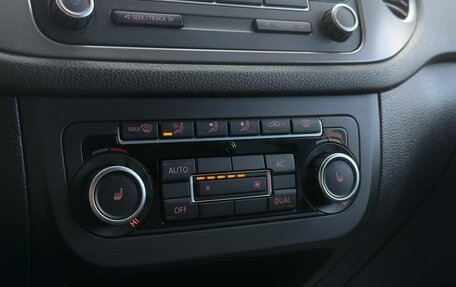 Volkswagen Tiguan I, 2010 год, 1 000 000 рублей, 18 фотография